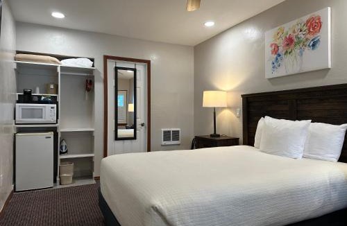 Cambria Hotel | Bluebird Inn