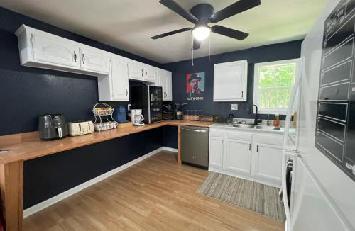 St. Robert House | Bluebird Liberty Cottage