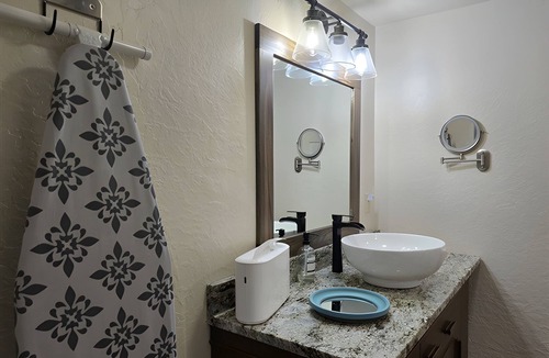 Elk City Hotel | Bluebird Place Marie Room: Historic Rt 66