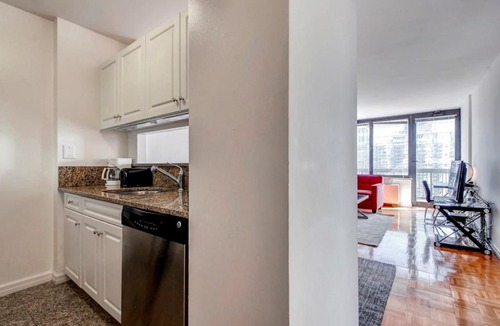 Central Park South Apartment | Bluebird Suites in Midtown West