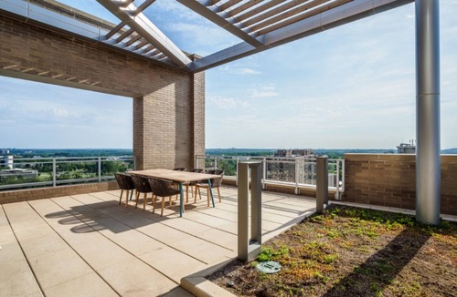 Woodmont Triangle Apartment | Bluebird Suites near Chevy Chase