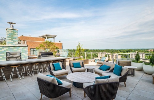 Woodmont Triangle Apartment | Bluebird Suites near Chevy Chase