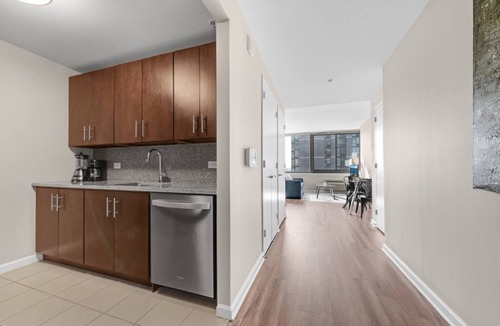 Hudson Exchange Apartment | Bluebird Suites near PATH