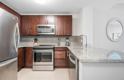 Hudson Exchange Apartment | Bluebird Suites near PATH