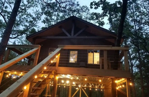 Whitesboro Cabin | Bluebird Treehouse Big Cedar Wilderness Cabins