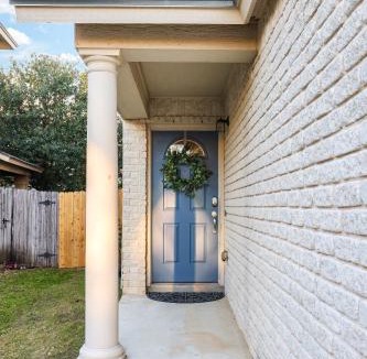 Wetmore House | Bluebonnet - A Birdy Vacation Rental