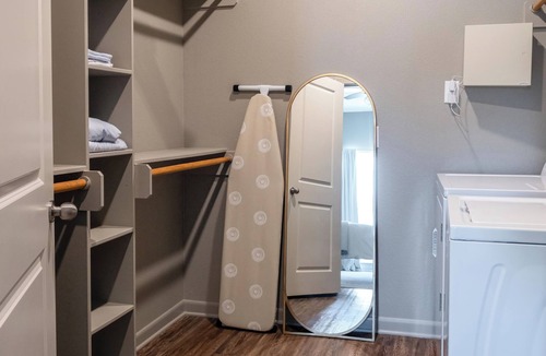 Downtown Apartment | Bluebonnet Blooms: Bright Studio Near Downtown