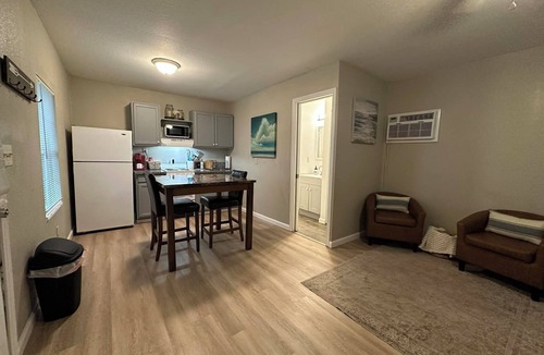 West Tawakoni Apartment | Bluebonnet Cottages by the Lake - Cabin 4