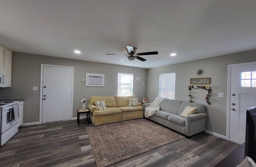 West Tawakoni Cabin | Bluebonnet Cottages by the Lake - Cabin 10