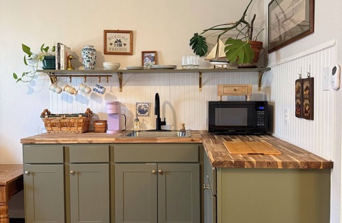 McGregor Cottage | Bluebonnet Cottage Waco Near Baylor + Magnolia