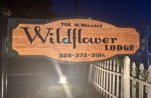 San Saba House | Bluebonnet Suite @ Wildflower Lodge