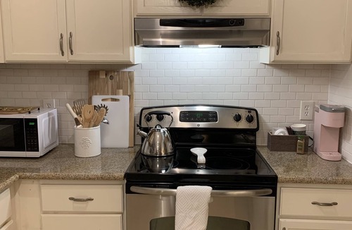 Live Oak House | Bluedoor House Comfy Home close to NB, SA, & RAFB
