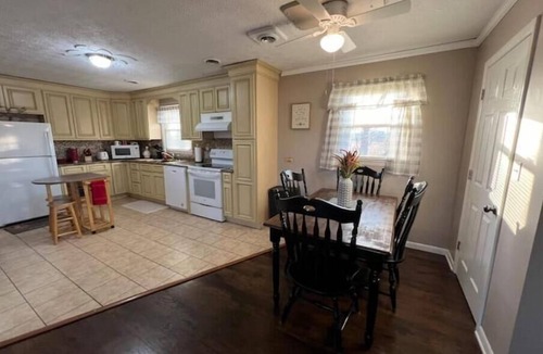 Horse Cave House | Bluegrass Bliss