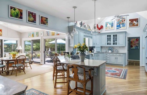 Anchorage House | Bluegrass Whimsy | Your 152nd Derby Headquarters!