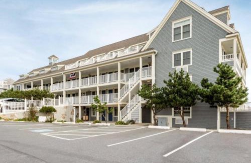 Dennis Port Hotel | Bluegreen Vacations The Breakers Resort, an Ascend Collection Resort