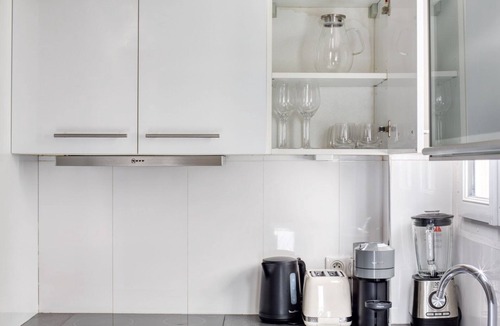 Ternes Apartment | Blueground | Arc de Triomphe, furnished, elevator