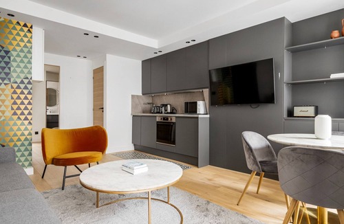 Faubourg-du-Roule Apartment | Blueground | Arc de Triomphe, nr Ternes