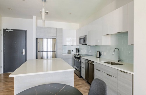 Assembly Square Apartment | Blueground | Assembly Square, pool, nr Mystic River