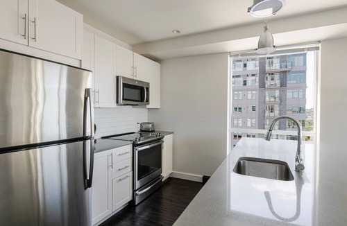 Assembly Square Apartment | Blueground | Assembly Square, pool, nr Mystic River