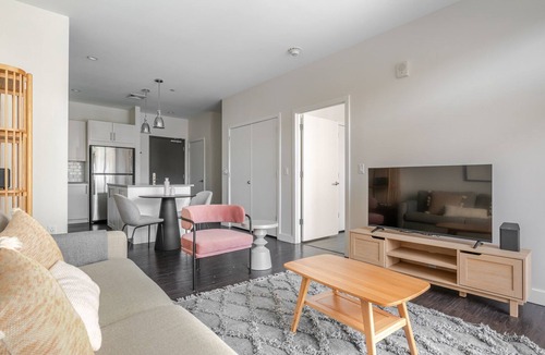 Assembly Square Apartment | Blueground | Assembly Square, pool, nr Mystic River