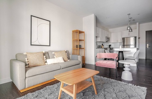 Assembly Square Apartment | Blueground | Assembly Square, pool, nr Mystic River