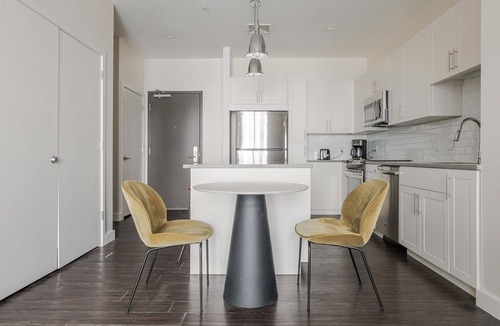 Assembly Square Apartment | Blueground | Assembly Square, pool, nr Mystic River