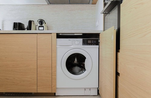 16th Arrondissement Apartment | Blueground | Auteuil, washer, nr Monceau Park