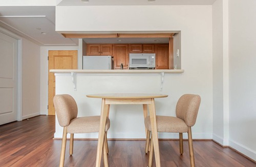 Ballston Apartment | Blueground | Ballston, pool, nr Arlington Cemetery