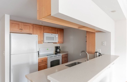Ballston Apartment | Blueground | Ballston, pool, nr Arlington Cemetery