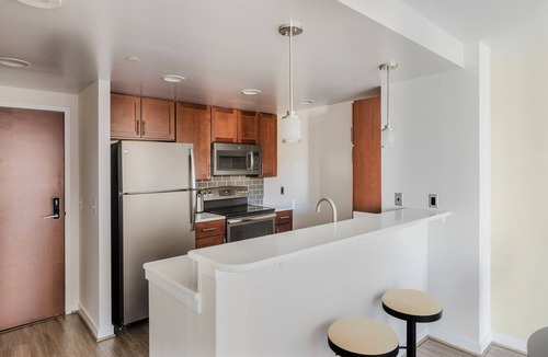 Ballston Apartment | Blueground | Ballston, pool, nr Arlington Cemetery