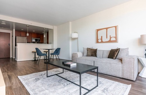 Ballston Apartment | Blueground | Ballston, pool, nr Arlington Cemetery