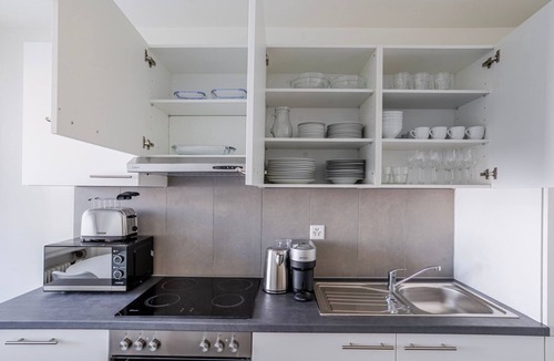 Matthaus Apartment | Blueground | Basel-Matthäus, balcony, nr Kunstmuseum