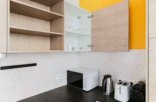 Batignolles Apartment | Blueground | Batignolles, elevator & washer