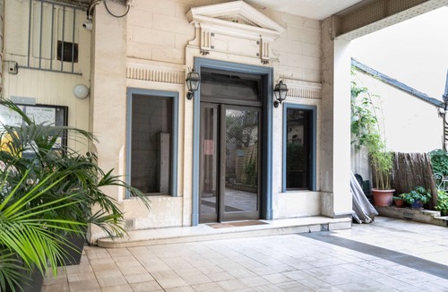 Batignolles Apartment | Blueground | Batignolles, elevator & washer