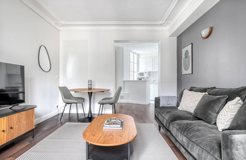 Batignolles Apartment | Blueground | Batignolles, terrace, nr shops