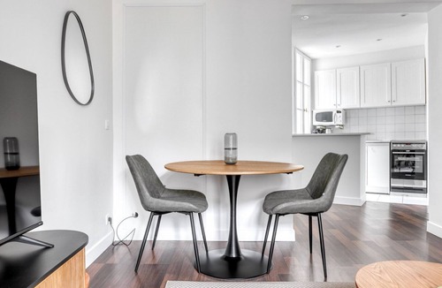 Batignolles Apartment | Blueground | Batignolles, terrace, nr shops