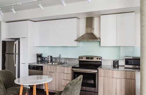 Kirkland Apartment | Blueground | Bellevue, pool, nr parks