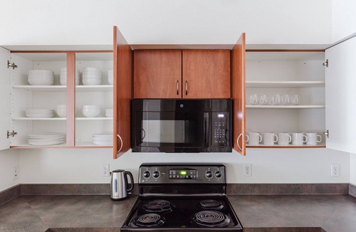 West Bellevue Apartment | Blueground | Bellevue, w/d, nr Downtown Park