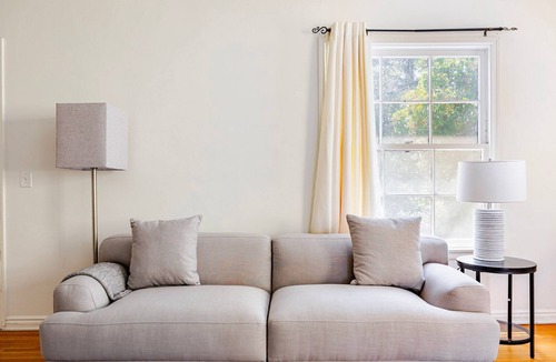 Beverly Hills Apartment | Blueground | Beverly Hills, view, nr Beverly Gardens Park