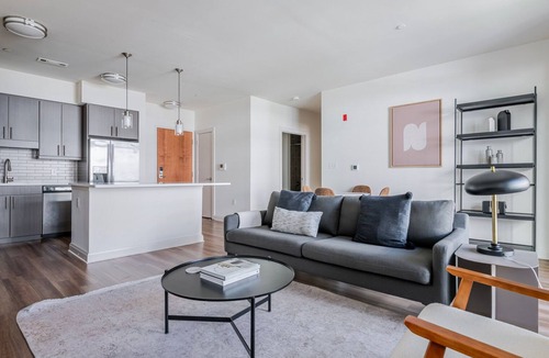 Waltham Apartment | Blueground | Bleachery, pool, nr Charles River