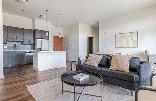 Waltham Apartment | Blueground | Bleachery, pool, nr Charles River