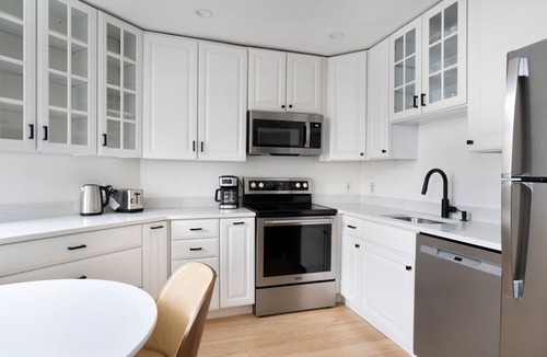 Thompson Square - Bunker Hill Apartment | Blueground | Bunker Hill, view, nr Bunker Hill Monument