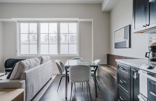 Downtown Burlingame Apartment | Blueground | Burlingame, a/c & w/d, nr park