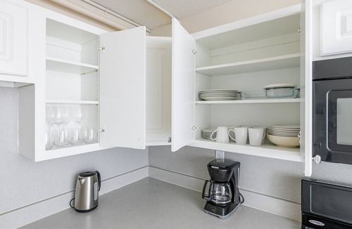 Cambridgeport Apartment | Blueground | Cambridgeport, rooftop, nr MIT