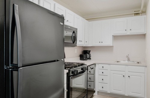 Cambridgeport Apartment | Blueground | Cambridgeport, rooftop, nr Charles River