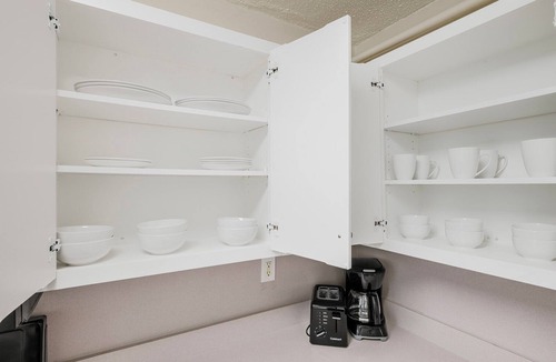 Cambridgeport Apartment | Blueground | Cambridgeport, rooftop, nr Charles River