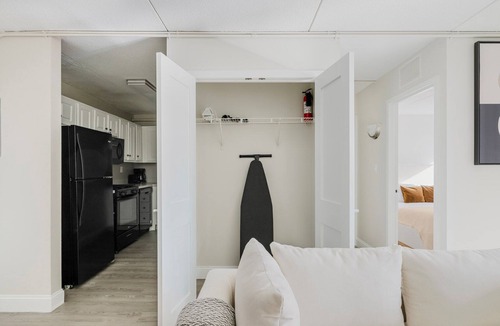 Cambridgeport Apartment | Blueground | Cambridgeport, rooftop, nr Charles River