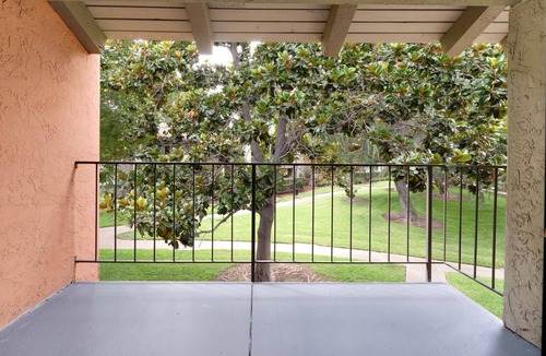 Campbell Apartment | Blueground | Campbell, pool, nr Campbell Park