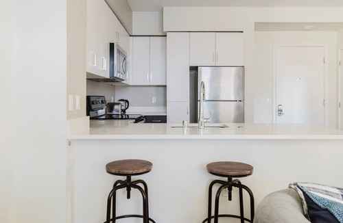 Centerville Apartment | Blueground | Centerville, pool, nr Central Park