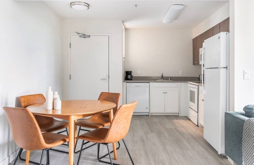 Central Berkeley Apartment | Blueground | Central Berkeley, rooftop, nr UC Berkeley